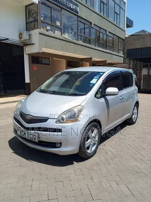 Toyota Ractis 2010 Silver