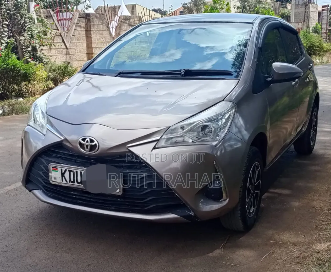 Toyota Vitz 2018 Brown