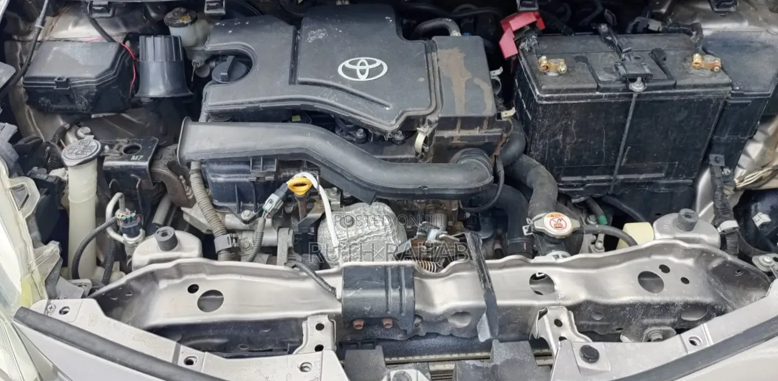 Toyota Vitz 2018 Brown