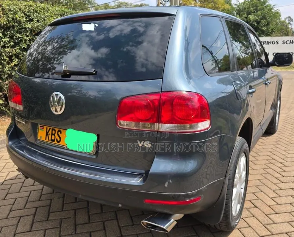 Volkswagen Touareg 2006 Gray