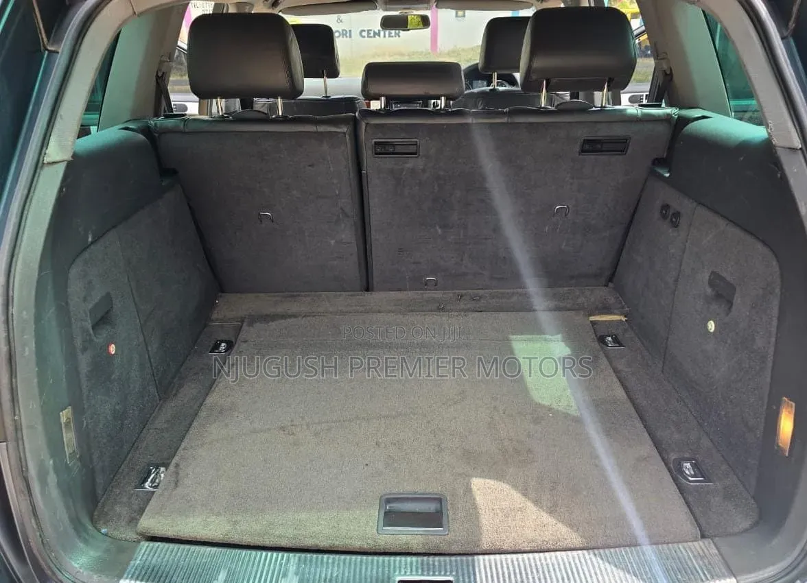 Volkswagen Touareg 2006 Gray
