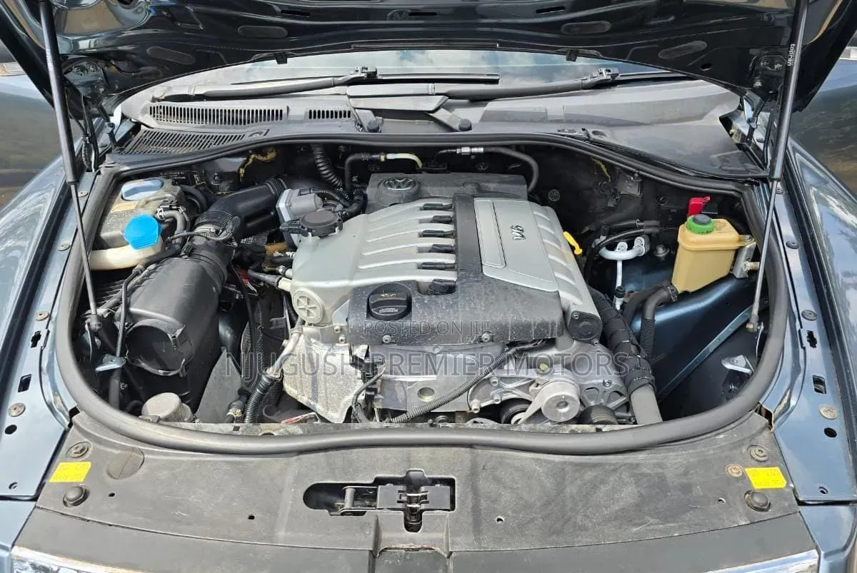 Volkswagen Touareg 2006 Gray
