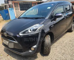 Toyota Sienta 2017 Blue