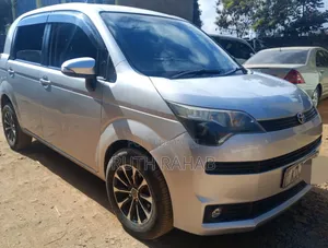 Toyota Spade 2015 Silver