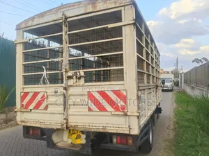 Isuzu NQR 2022