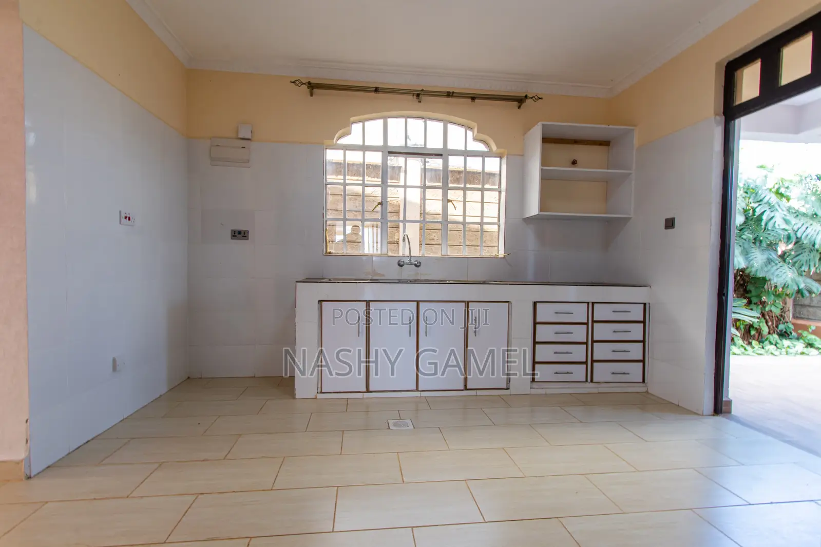 5bdrm House in Thika CBD for sale