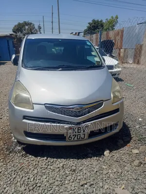 Toyota Ractis 2012 Silver
