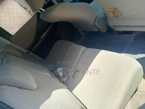 Toyota Ractis 2012 Silver