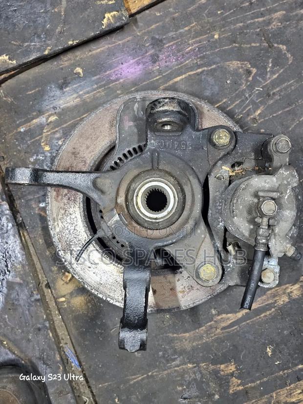 Front Hub Suzuki Solio/Swift - main view