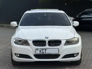 BMW 320i 2011 White