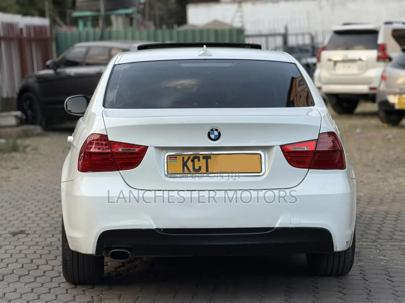 BMW 320i 2011 White