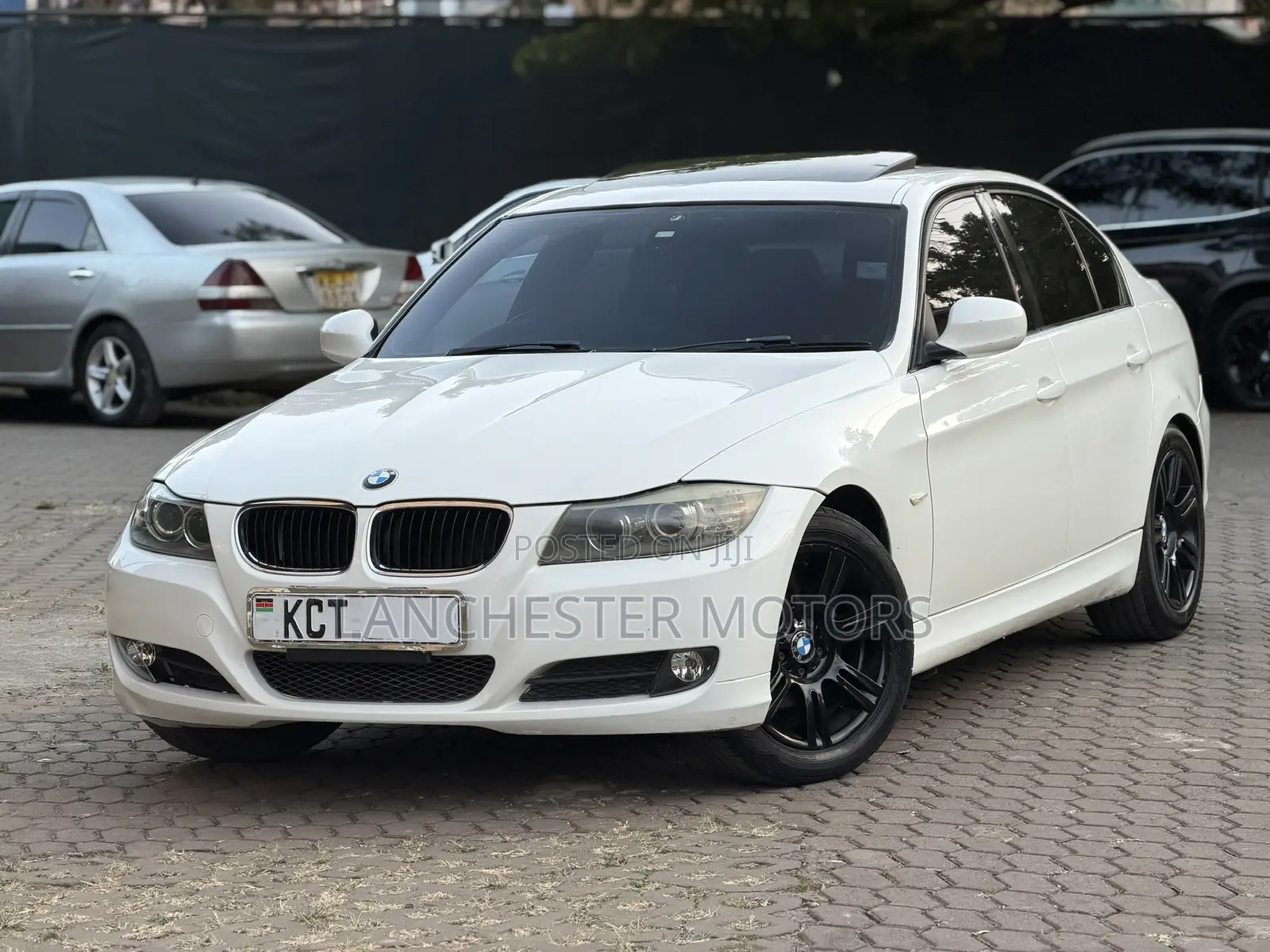 BMW 320i 2011 White