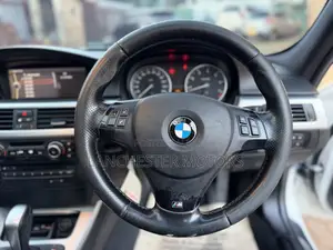 BMW 320i 2011 White