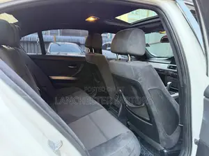 BMW 320i 2011 White