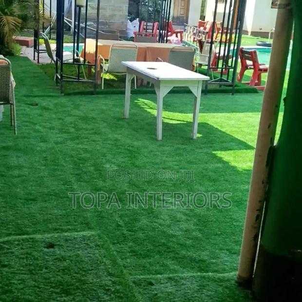 Durable Poolside Artificial Green Outdoor Grass Carpets With Drainage - thumbnail 2
