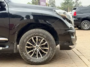 Toyota Land Cruiser Prado 2018 Black