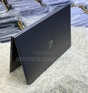 Laptop HP ZBook Firefly 14 G7 16GB Intel Core i7 SSD 256GB