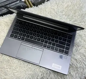 Laptop HP ZBook Firefly 14 G7 16GB Intel Core i7 SSD 256GB