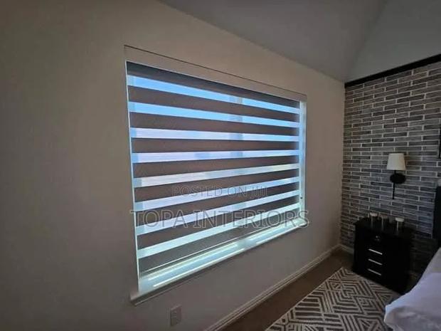Horizontal Zebra Roller Shades Window Blinds for Home and Office