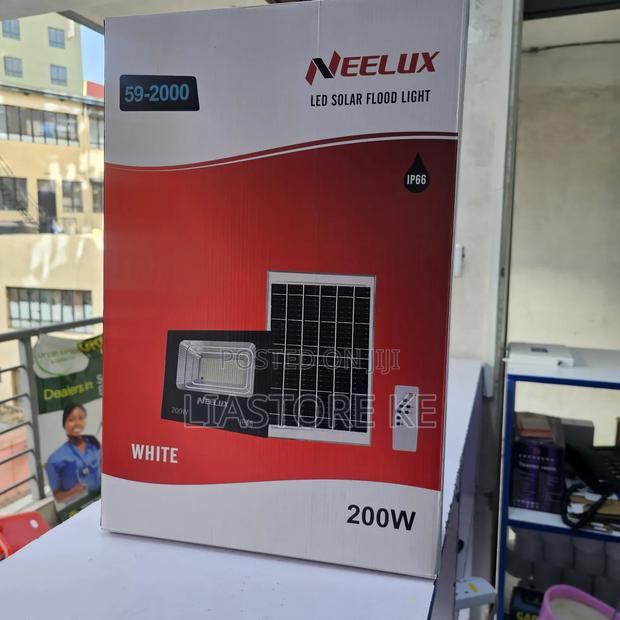 Neelux 200W Solar Flood Light IP66 Outdoor LED Security Light