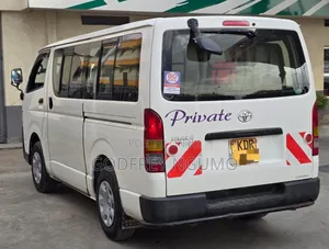 Toyota HiAce 2016 White