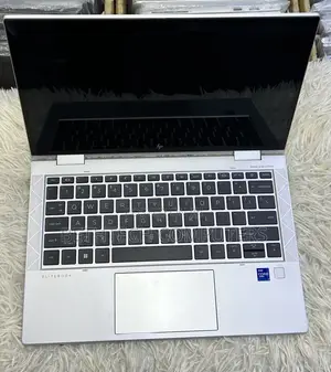 Laptop HP EliteBook 830 G8 16GB Intel Core i7 SSD 512GB
