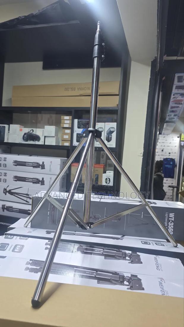 Medium Silver Light Stand 2.1m - main view