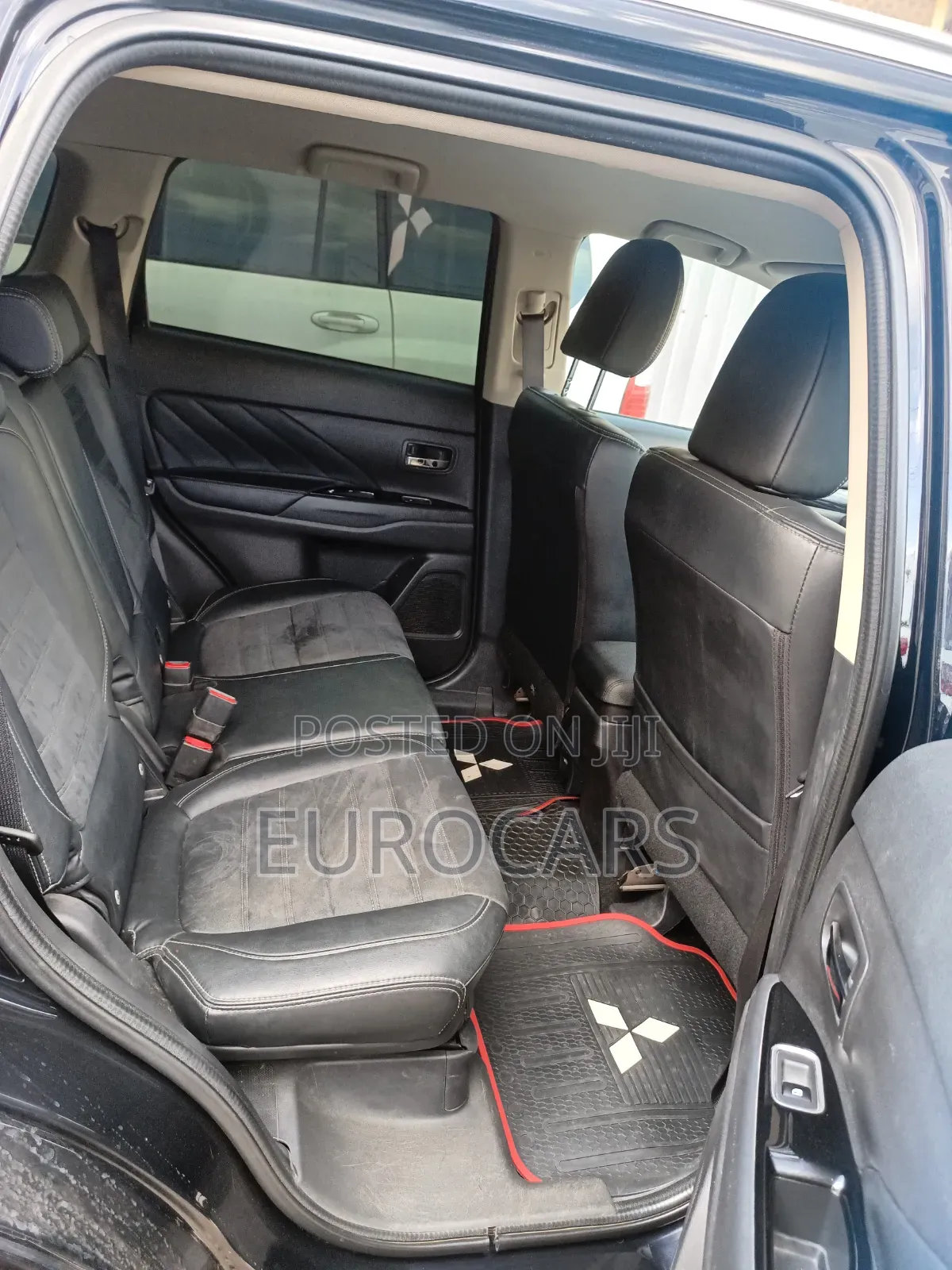 Mitsubishi Outlander 2016 Black