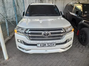 Toyota Land Cruiser 2016 White