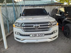 Toyota Land Cruiser 2016 White