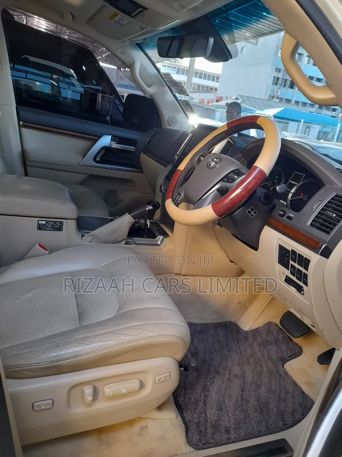 Toyota Land Cruiser 2016 White