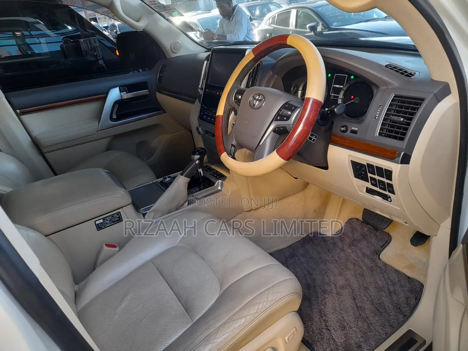 Toyota Land Cruiser 2016 White