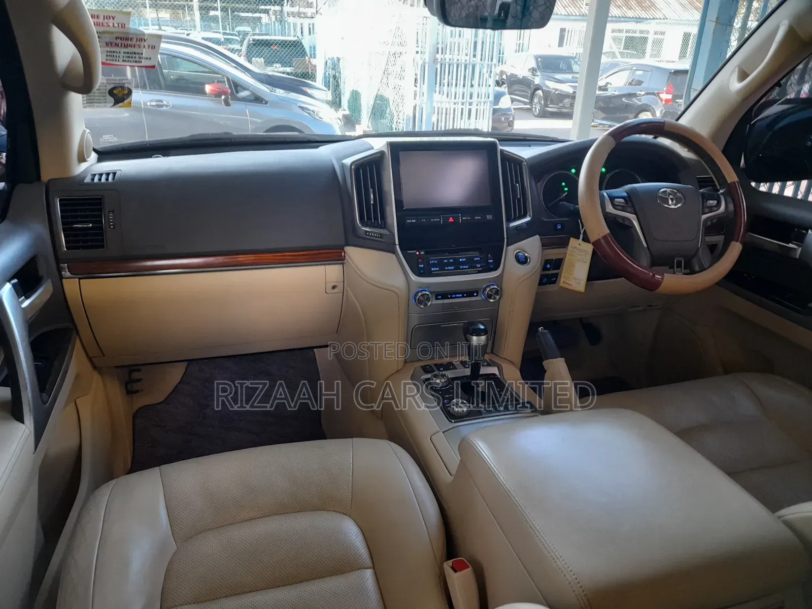 Toyota Land Cruiser 2016 White