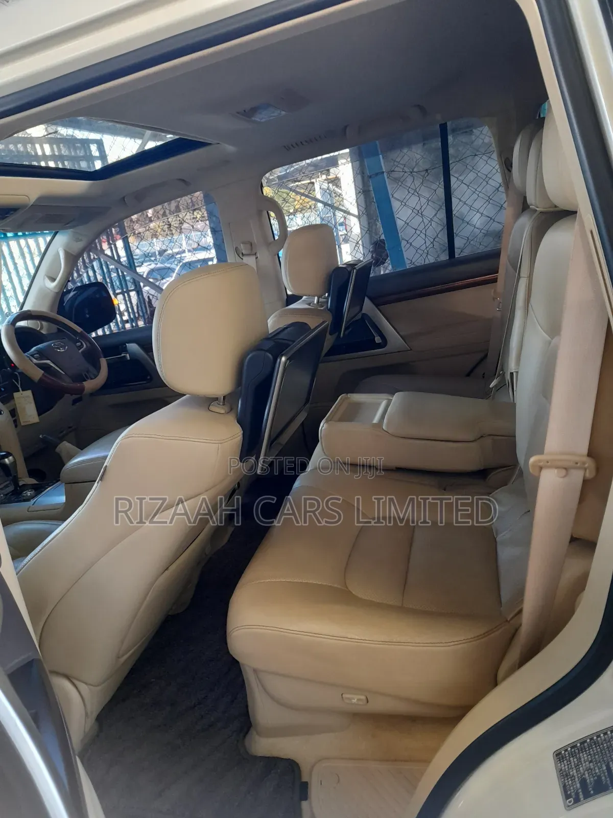 Toyota Land Cruiser 2016 White