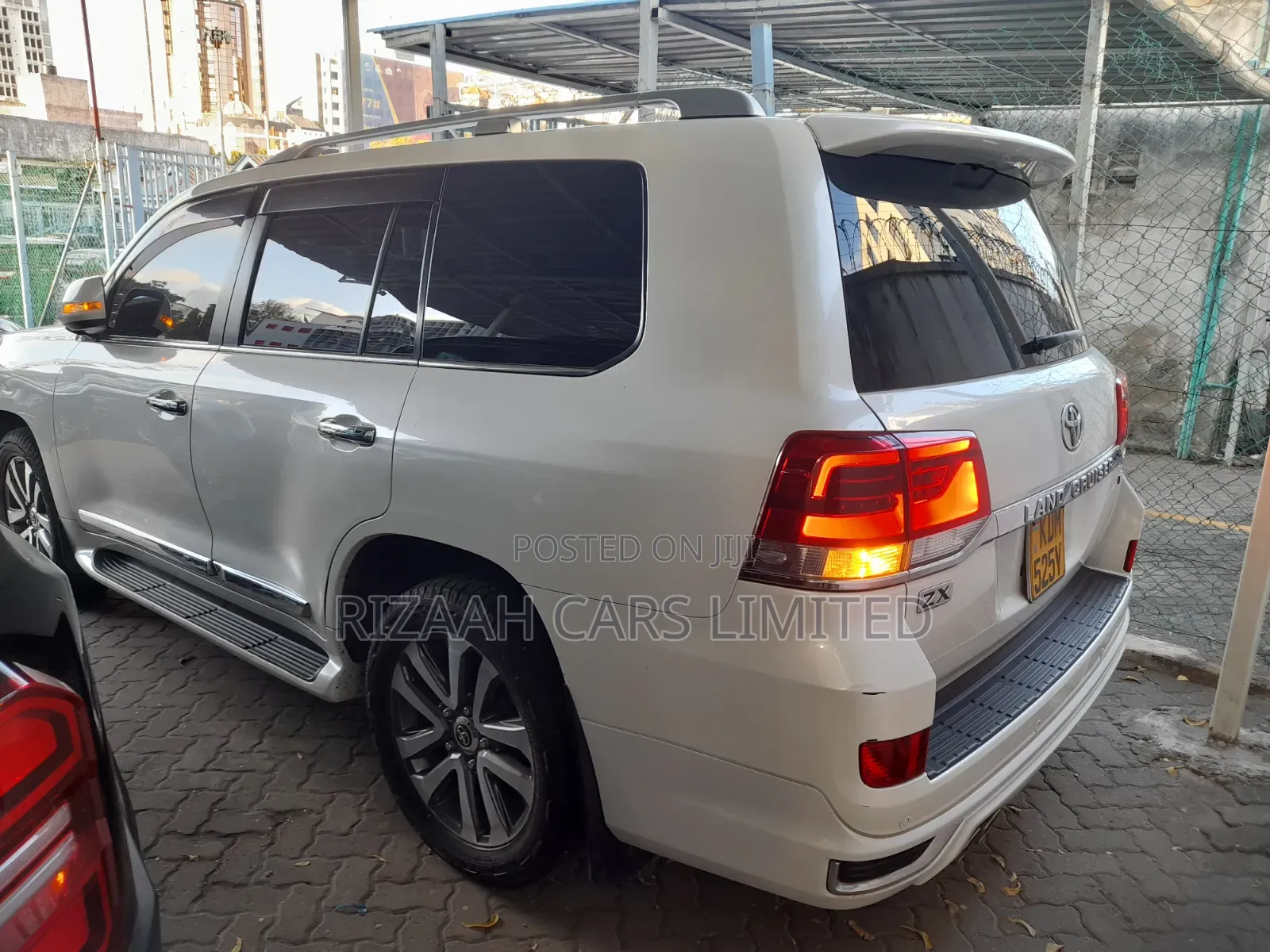 Toyota Land Cruiser 2016 White