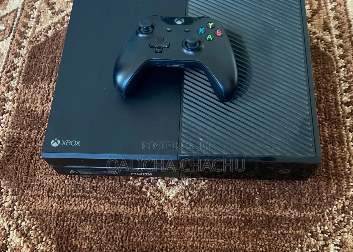 Microsoft X Box One.