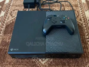 Microsoft X Box One.
