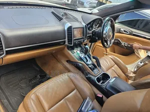 Porsche Cayenne 2016 White