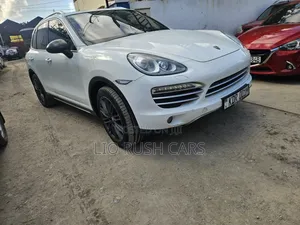 Porsche Cayenne 2016 White