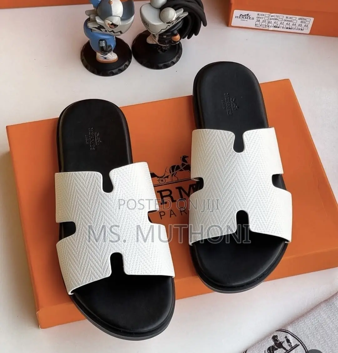Hermès Izmir Sandals Sandals in Black and Textured White Leather 40-44