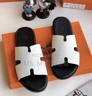 Hermès Izmir Sandals Sandals in Black and Textured White Leather 40-44