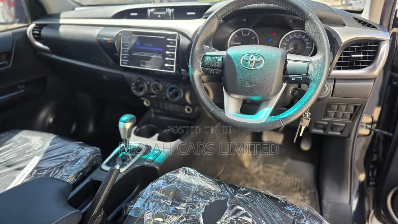 Toyota Hilux 2019 Black