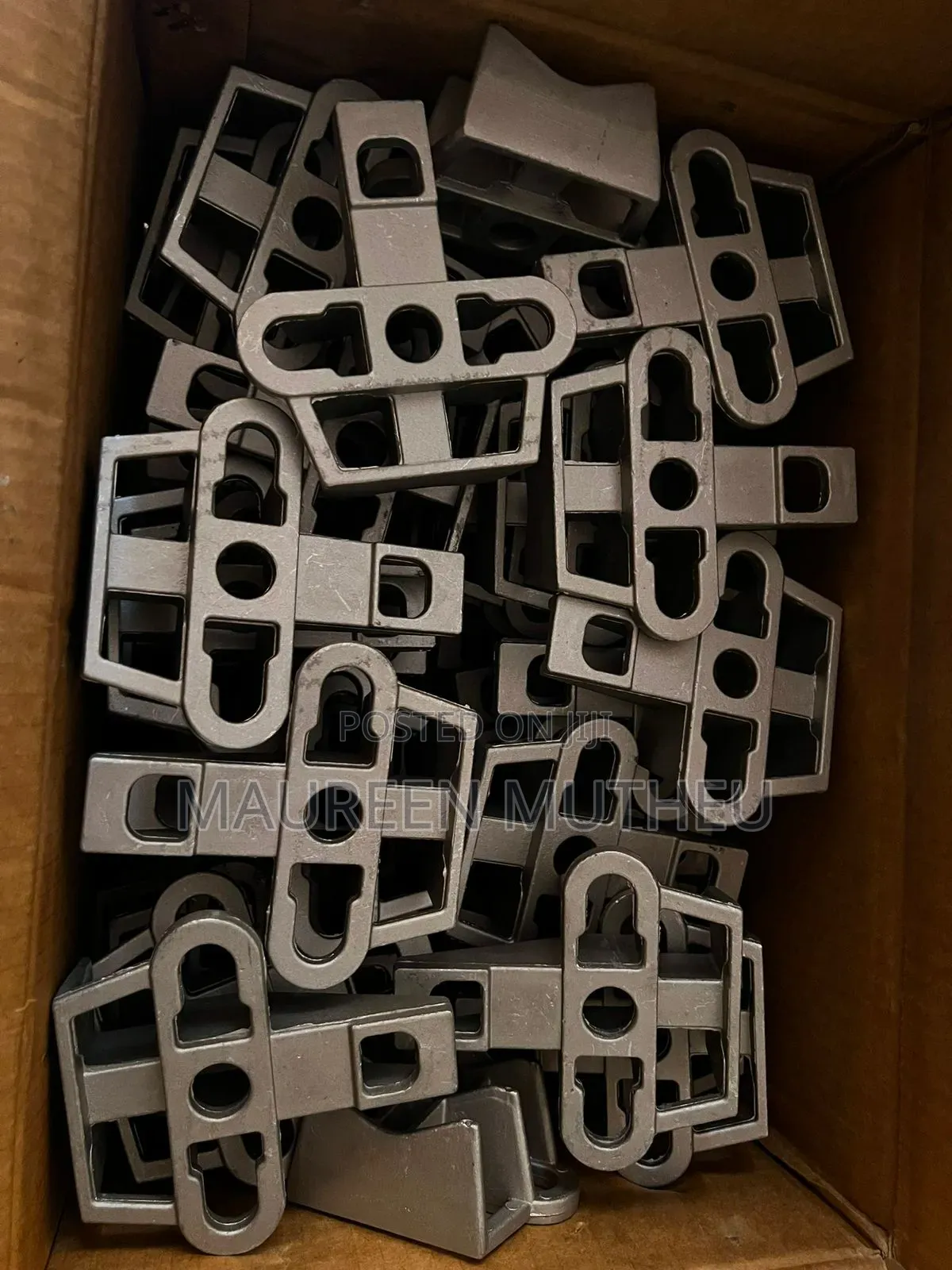 Universal Pole Bracket