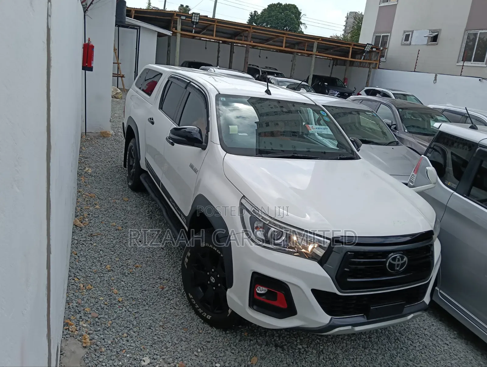Toyota Hilux 2021 White