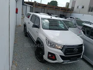 Toyota Hilux 2021 White