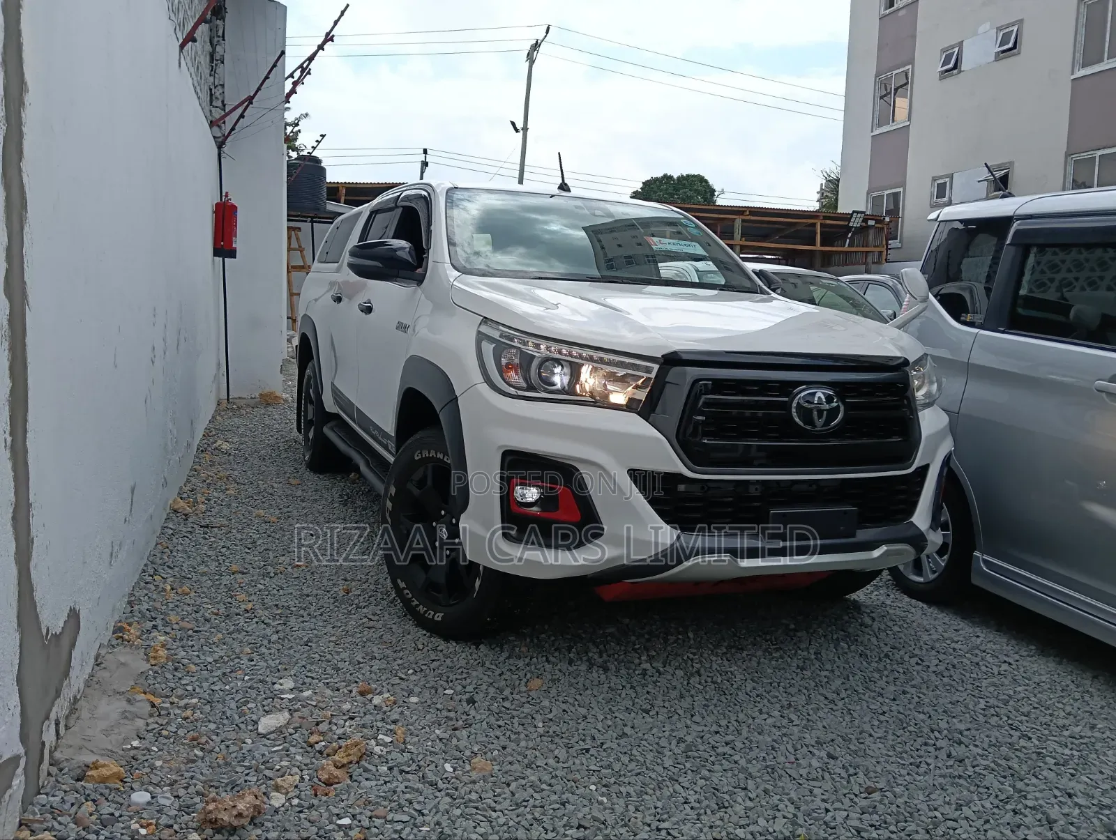 Toyota Hilux 2021 White