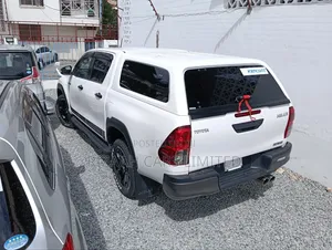 Toyota Hilux 2021 White