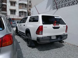 Toyota Hilux 2021 White