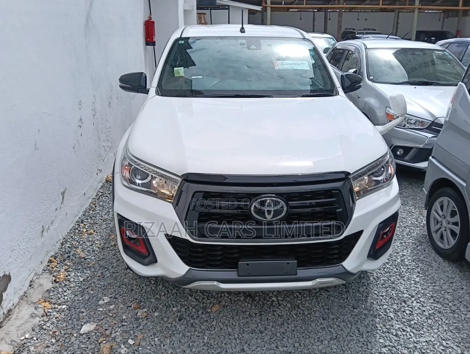 Toyota Hilux 2021 White
