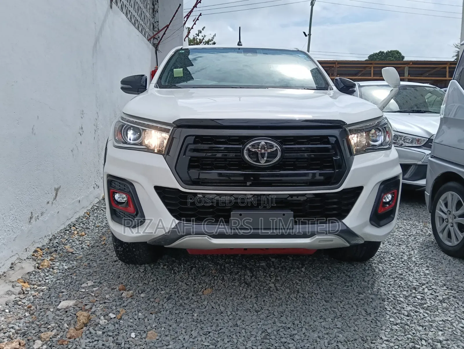 Toyota Hilux 2021 White